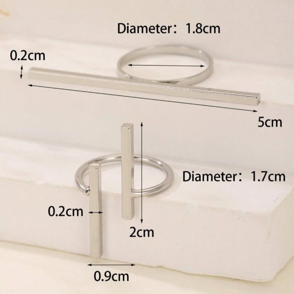 "Compliment Getter" Elegant Silver Bar Ring Set - Picture 5 of 5